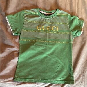 Gucci Kids Tee in Green with Yellow Logo